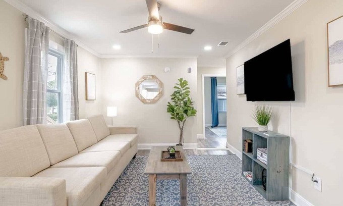Mobile House | Modern Home, Great Deck & Yard- Peaceful at Potter