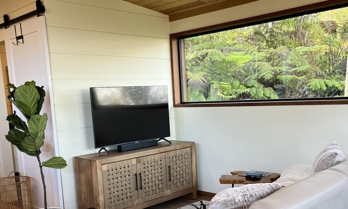 Kailua-Kona Other | Modern Home In Kailua Kona With A Hot Tub!