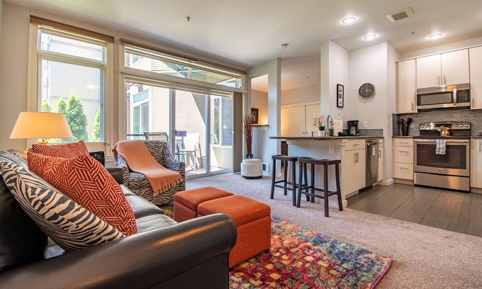 Belltown Condo | Modern Home in the Heart of Seattle! with Pool!