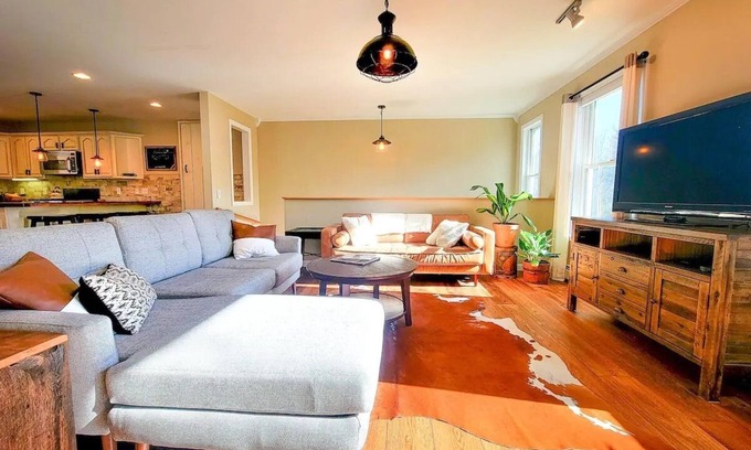 Waterbury House | Modern home, minutes to Waterbury, Stowe, and Sugarbush