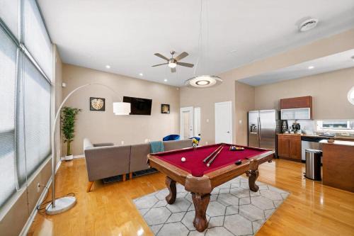 Washington Ave./ Memorial Park House | Modern Home Near Dt, Heights Washington Games