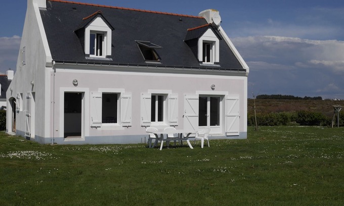 Bangor House | Modern house, near beach and hiking