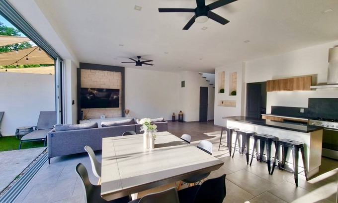 Ejidal House | Modern house/private pool/5 min beach and 5ta