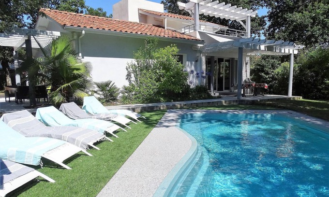 Labenne-Ocean House | Modern house with swimming pool close to the beach