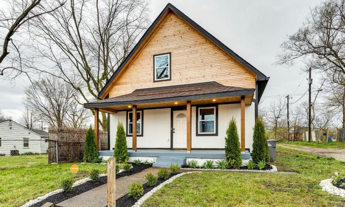 Indianapolis House | Modern Indianapolis Home Less Than 2 Mi to Downtown!