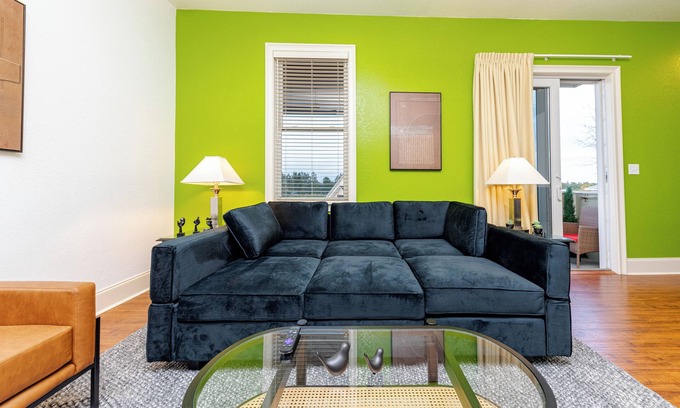 Dune Allen Beach Apartment | Modern King bed Haven/Free parking, Pool, Balcony