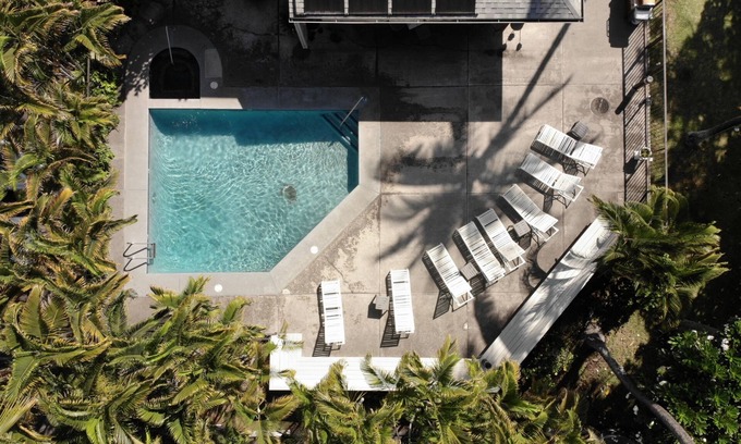 Historic Kailua Village Condo | Modern Kona Retreat Walk to Ocean & Town