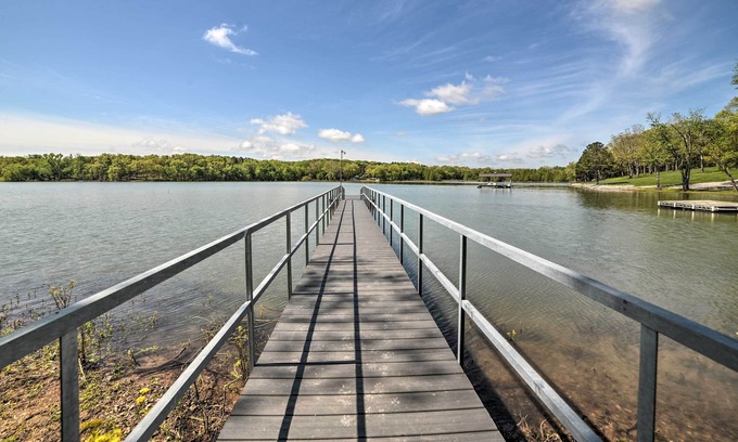 New Concord House | Modern Lakefront Getaway w/ Deck + Dock, In Cove!