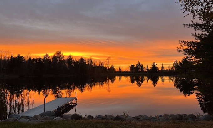 Duluth House | Modern Lakefront house, steps away from water's edge and Island Lake fishing