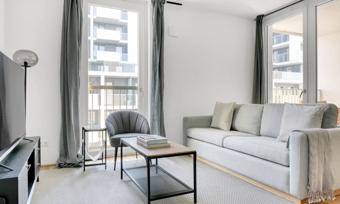 Vienna Apartment | Modern Leopoldstadt 2BR w/Loggia, Gym & Sauna, near U2, by Blueground