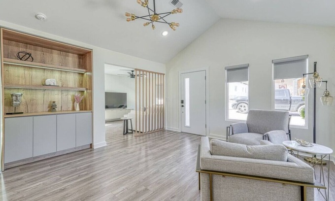 Dunean House | Modern Living in gvl205