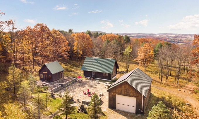 Spencer Cabin | Modern Log Home Retreat and Yoga Studio, Minutes from Ithaca and Colleges