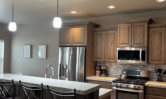 Twin Falls House | Modern Luxe Home~Near St. Lukes Hospital and the Snake River Canyon Rim