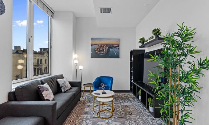 Westown Apartment | Modern Luxury 1BR w/view of Fiserv Forum