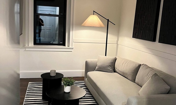 Quincy Apartment | Modern Luxury Apartment in City