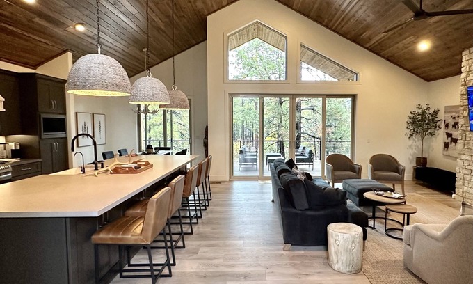 Torreon Cabin | Modern Luxury Cabin in the Pines