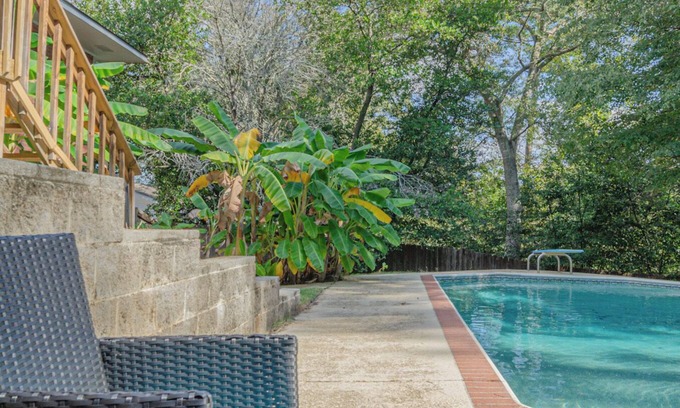Fortson House | Modern Luxury Cottage with Pool