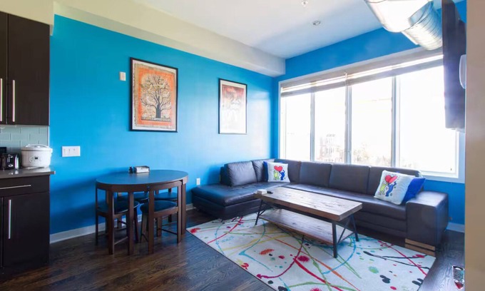 Fishtown Condo | Modern Luxury Fishtown Condo w/Private Roof Deck