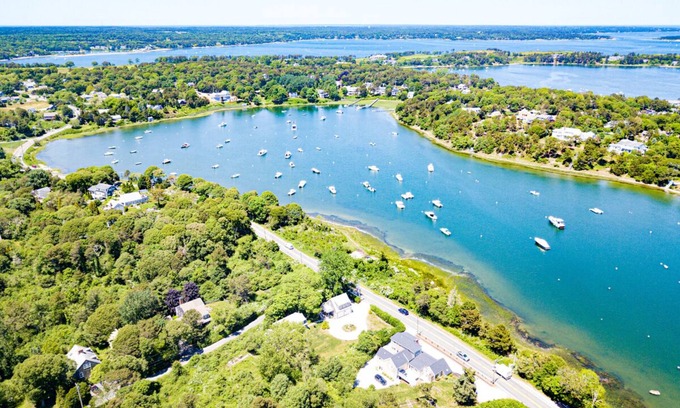 North Chatham House | Modern Luxury in Chatham with Water Views: 875-C