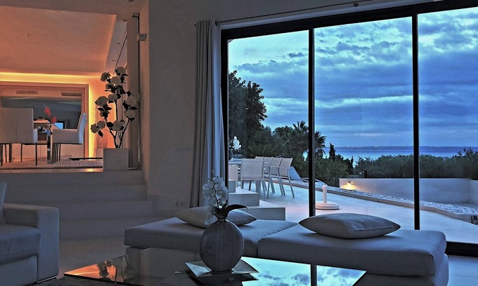 Badia de Palma House | MODERN LUXURY VILLA, SEA / MOUNTAIN VIEW, SOUTH FACING, PRIVATE POOL, 5 MIN. TO THE BEACH