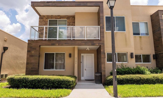 Florida Central Atlantic Coast House | Modern Magic Village Home for 8 with Grill 3131