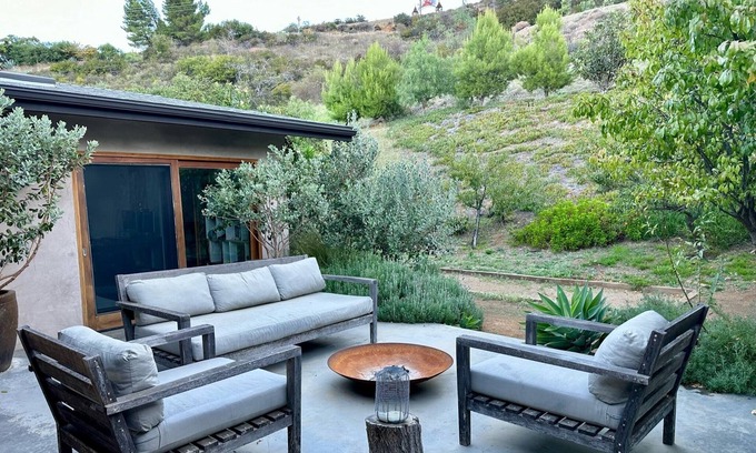 Malibu House | Modern Malibu Farm with ocean, mountain and sunset views on 22 acres