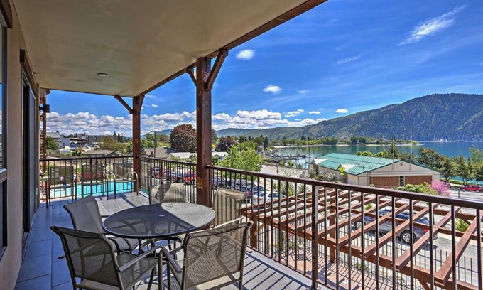 Manson Apartment | Modern Manson Condo with Pool and Lake Chelan Views!