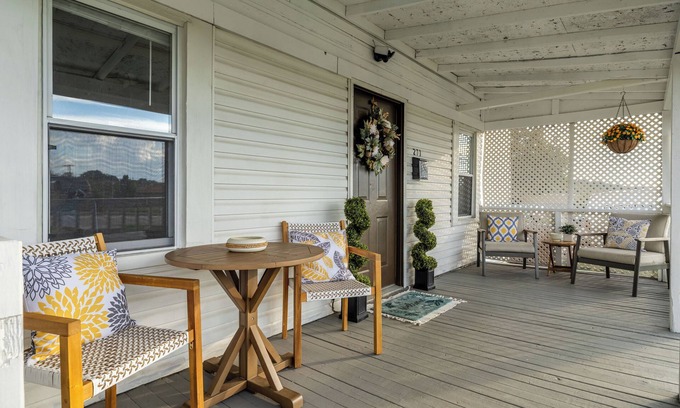 Alcoa House | Modern Maryville Escape Near Airport & Parks