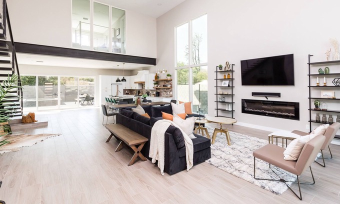 Southwest Village House | MODERN MASTERPIECE- CAMELBACK VIEWS - PRIVATE POOL & SPA