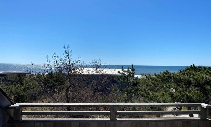 Napeague Apartment | Modern Minimalist 1BR w/Loft, Steps to the Shore!