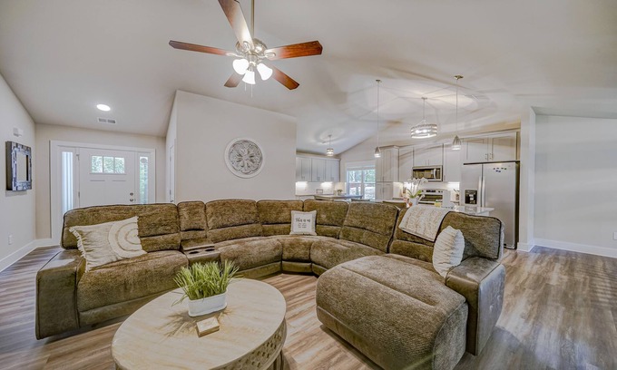 Ellijay House | Modern mountain cabin with patio, central AC, and washer/dryer
