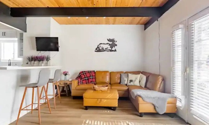 Sugarloaf Cabin | Modern Mountain Chalet -EV charg