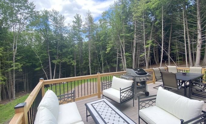 Thornton House | Modern Mountain House for Families – Hike, Relax, Reconnect
