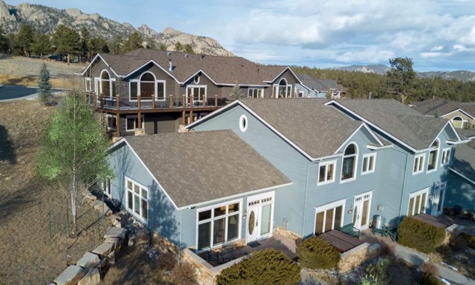 Stanley Hills Condo | Modern Mountain Living!