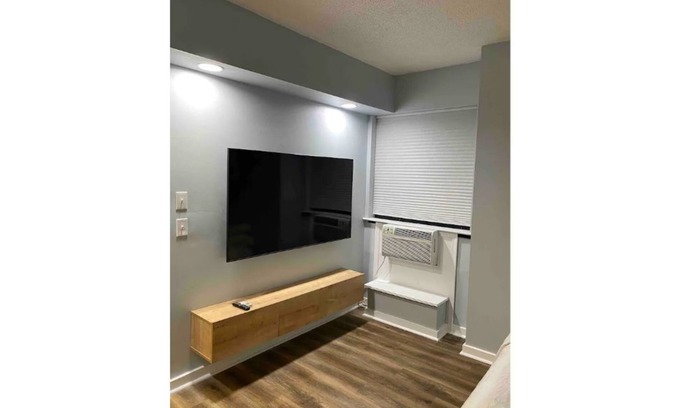 Downtown Baltimore Condo | Modern Mt.Vernon Studio In Great Central Location