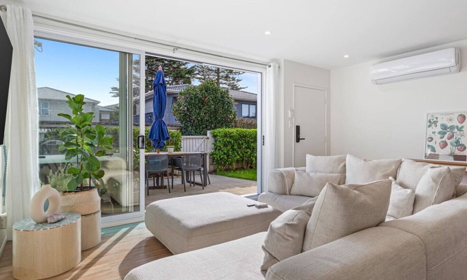 Greenlane - Ellerslie House | Modern Mt Wellington Home