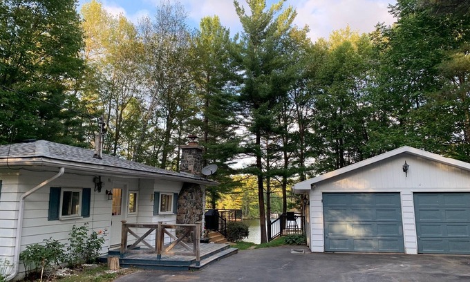 Gravenhurst House | Modern Muskoka Retreat