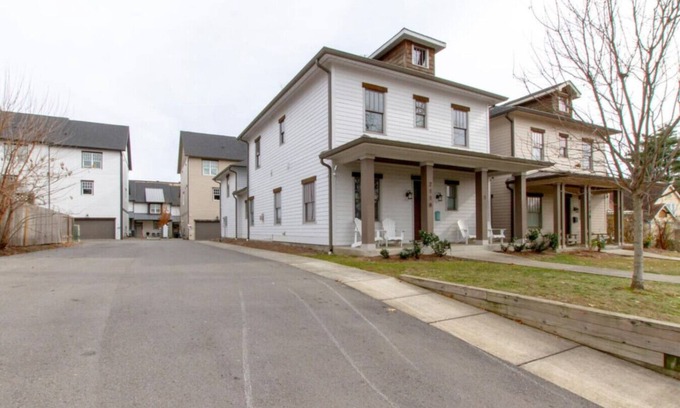 Historic Waverly House | Modern Nashville Getaway