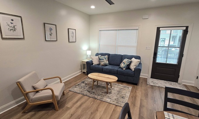 Oxford Condo | Modern new 1-Bedroom condo, sleeps 4, close to Ole Miss in wonderful Oxford