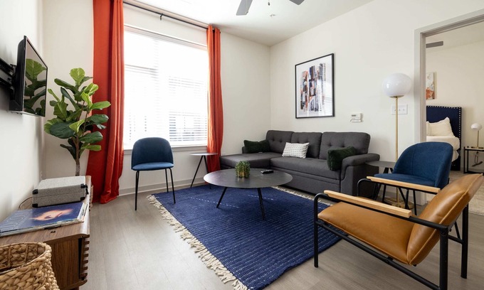 Downtown Louisville Apartment | Modern Nulu 2BR CozySuites 05