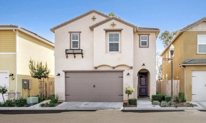 Clovis Other | Modern Oasis Getaway in Clovis , CA