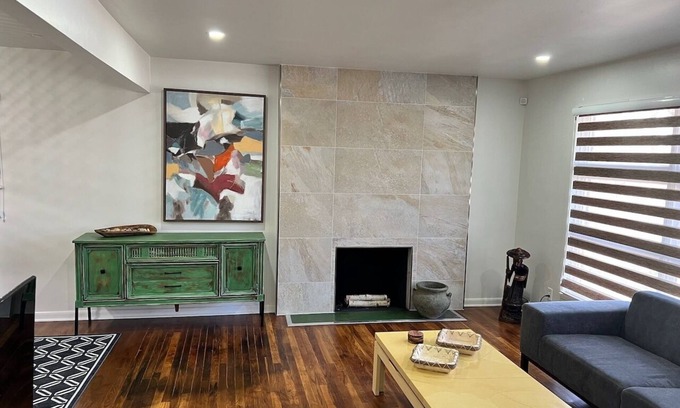 Churchhill House | Modern Oasis: Renovated 3BR Haven in Private Cul-de-Sac