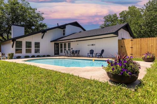 Irving House | Modern Oasis