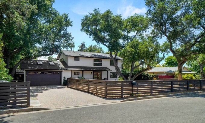 Mira Monte House | Modern Ojai Farmhouse: 3-BR Haven with Pool, Mountain Views & Beach Access!