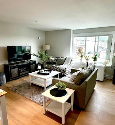 Langford Apartment | Modern One-Bedroom Retreat in Bear Mountain