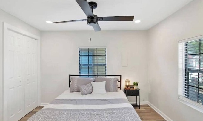 Downtown House | Modern & Peaceful 3BR Home | Near Hospitals, Shops & Downtown