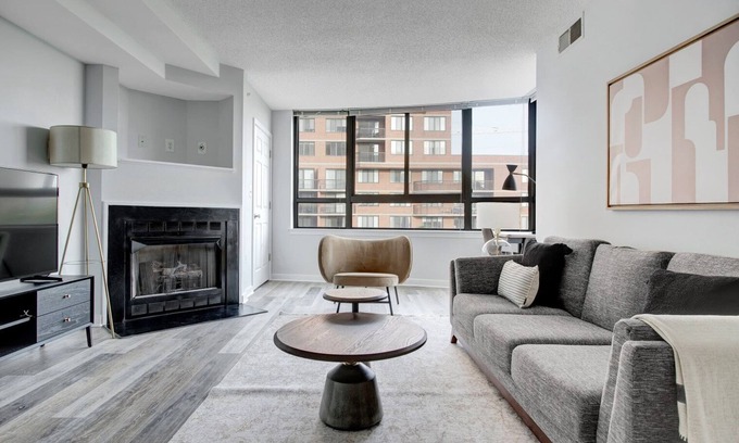 Pentagon City Apartment | Modern Pentagon City 1BR w/W/D, Gym & Lounge, near Metro, by Blueground