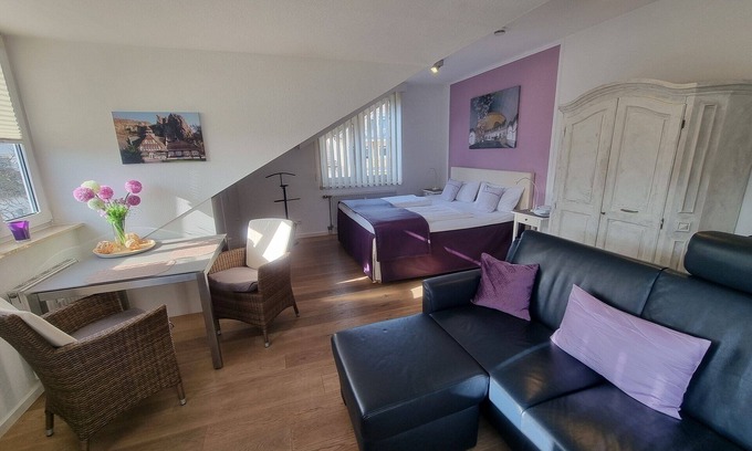 Bad Kreuznach Apartment | Modern, quiet 1-room comfort apartment - balcony, WLAN, TV, spa area