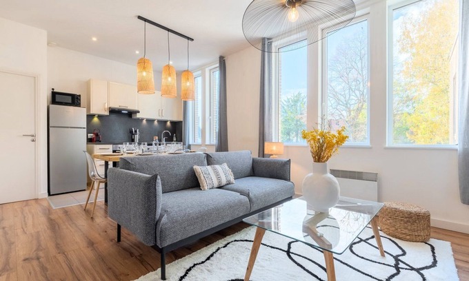 Marcq-en-Baroeul Apartment | Modern, quiet 3-bedroom apartment with parking