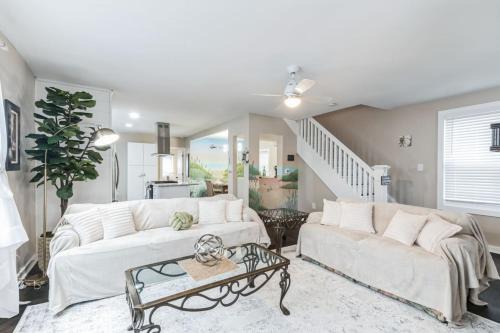 Ventnor City House | MODERN REHAB By the Bay Short walk 2 THE BEACH